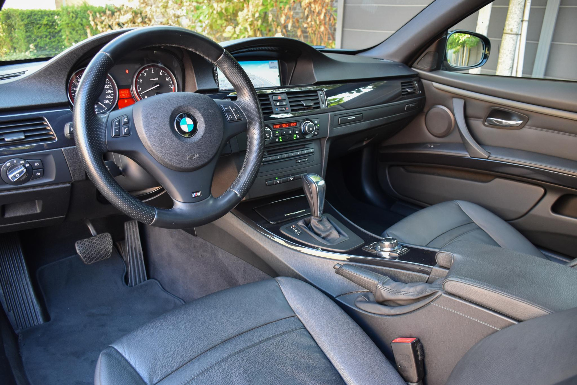 46593334-6.jpg